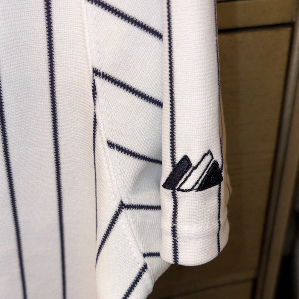 New York Yankees Men's White Pinstripe authentic Baseball Jersey - Picture 4 of 9